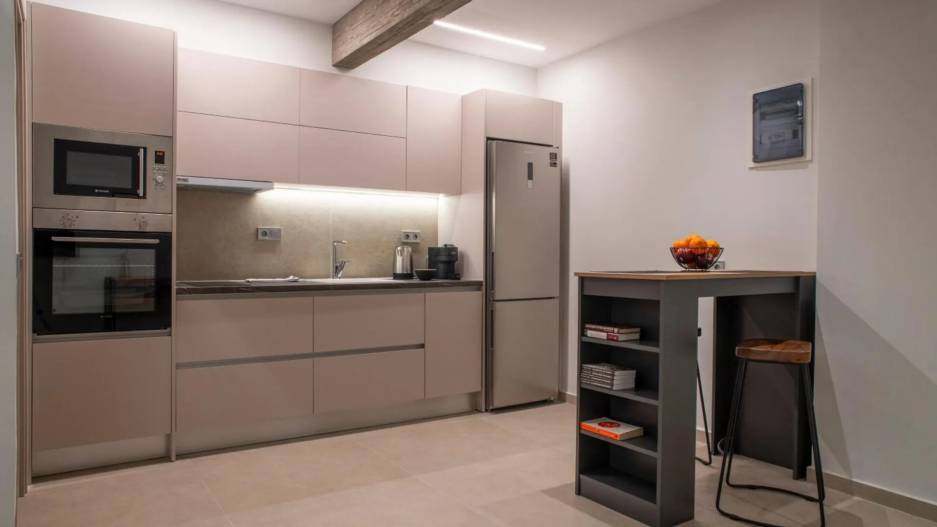 T75 City Center Thessaloniki Apartment