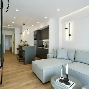 Luxury Downtown C2 דירה